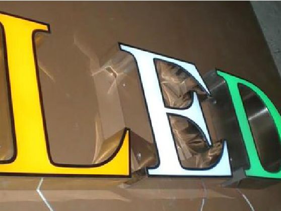 德化介绍LED招牌的基础知识。